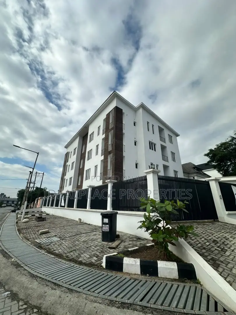 5bdrm Maisonette in Lekki Phase 1 for sale in Lekki Phase 1