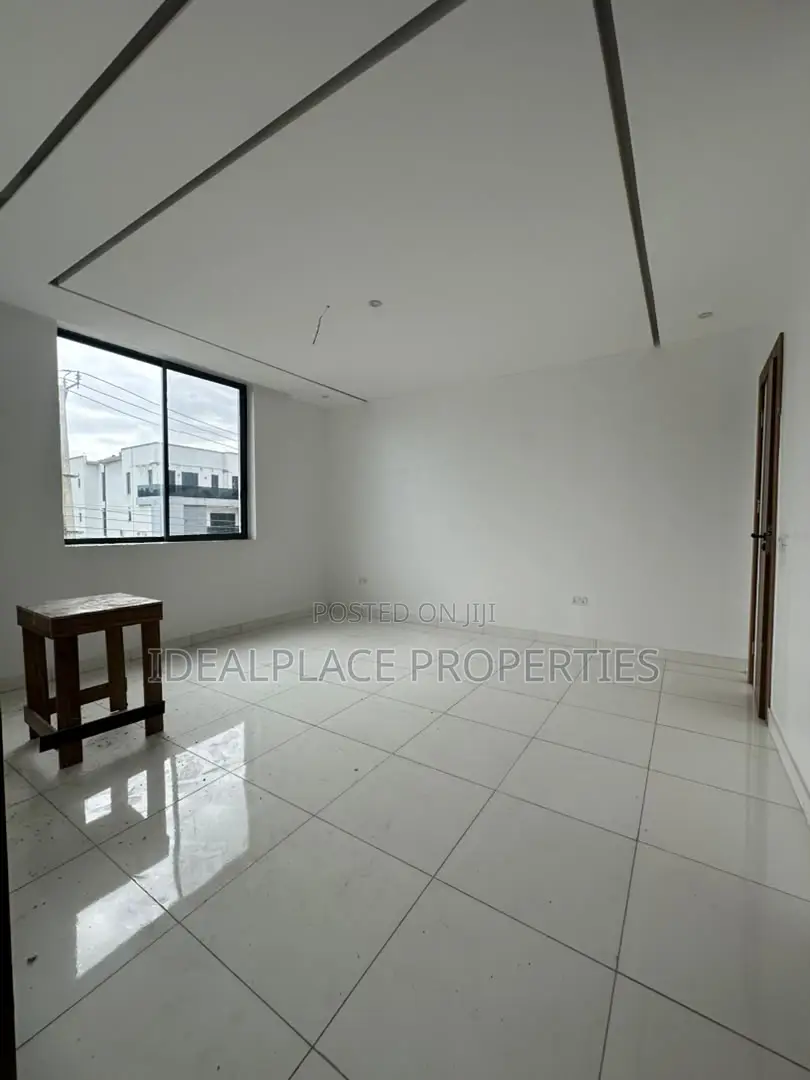 2bdrm Apartment in Lekki Phase 1 for sale in Lekki Phase 1