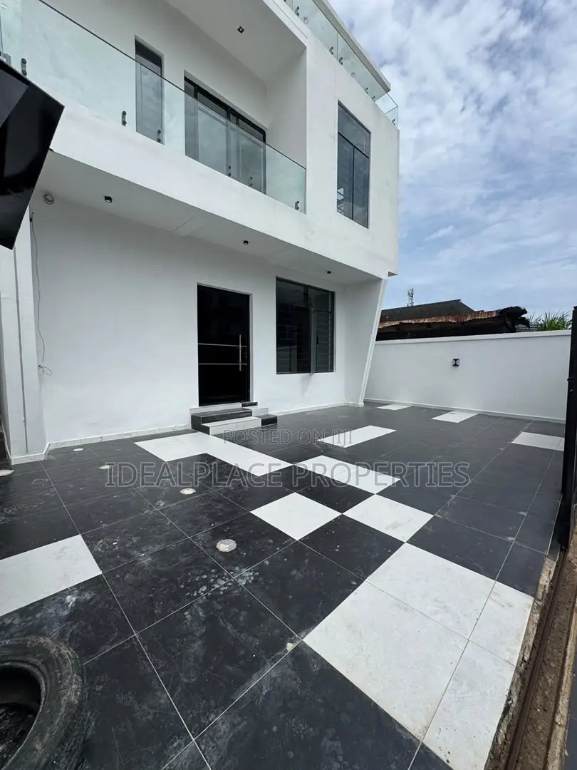 4bdrm Duplex in Sangotedo for sale in Sangotedo