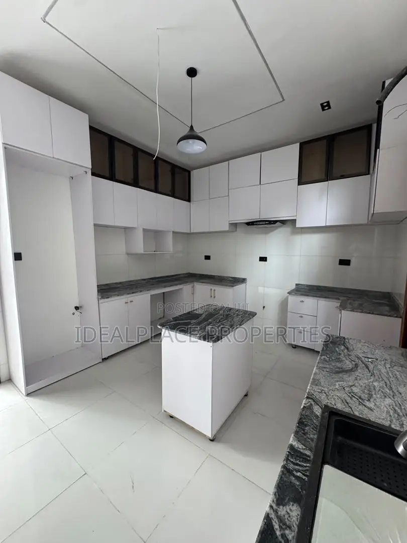 4bdrm Duplex in Sangotedo for sale in Sangotedo