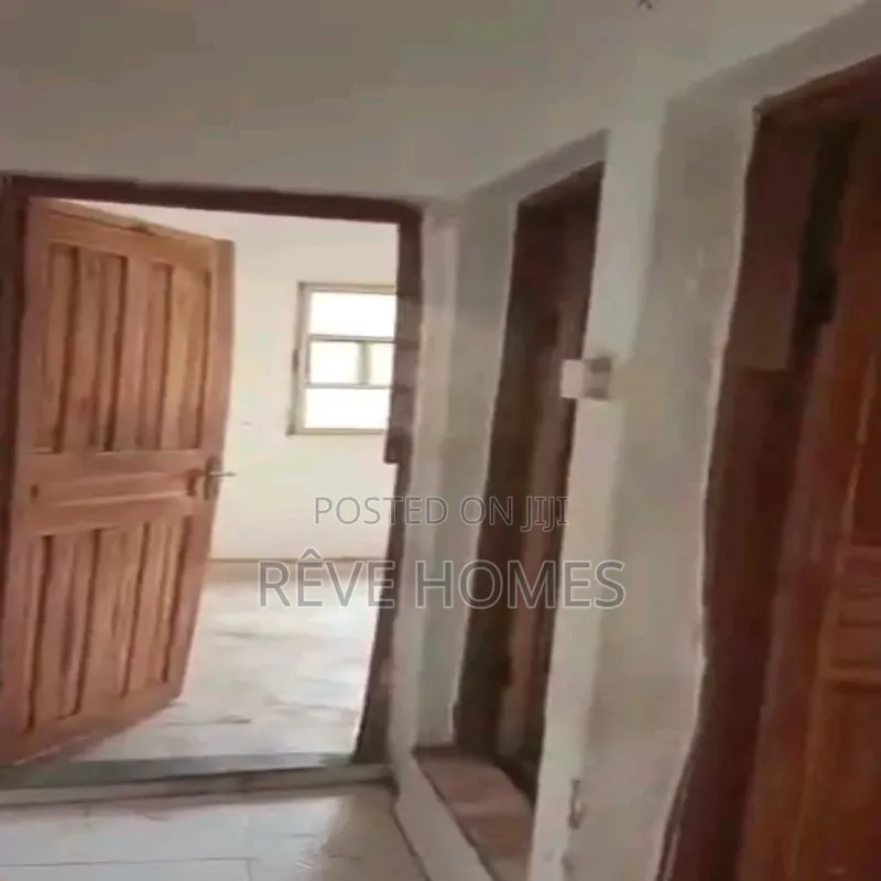 Mini Flat in Adekunle for rent in Adekunle