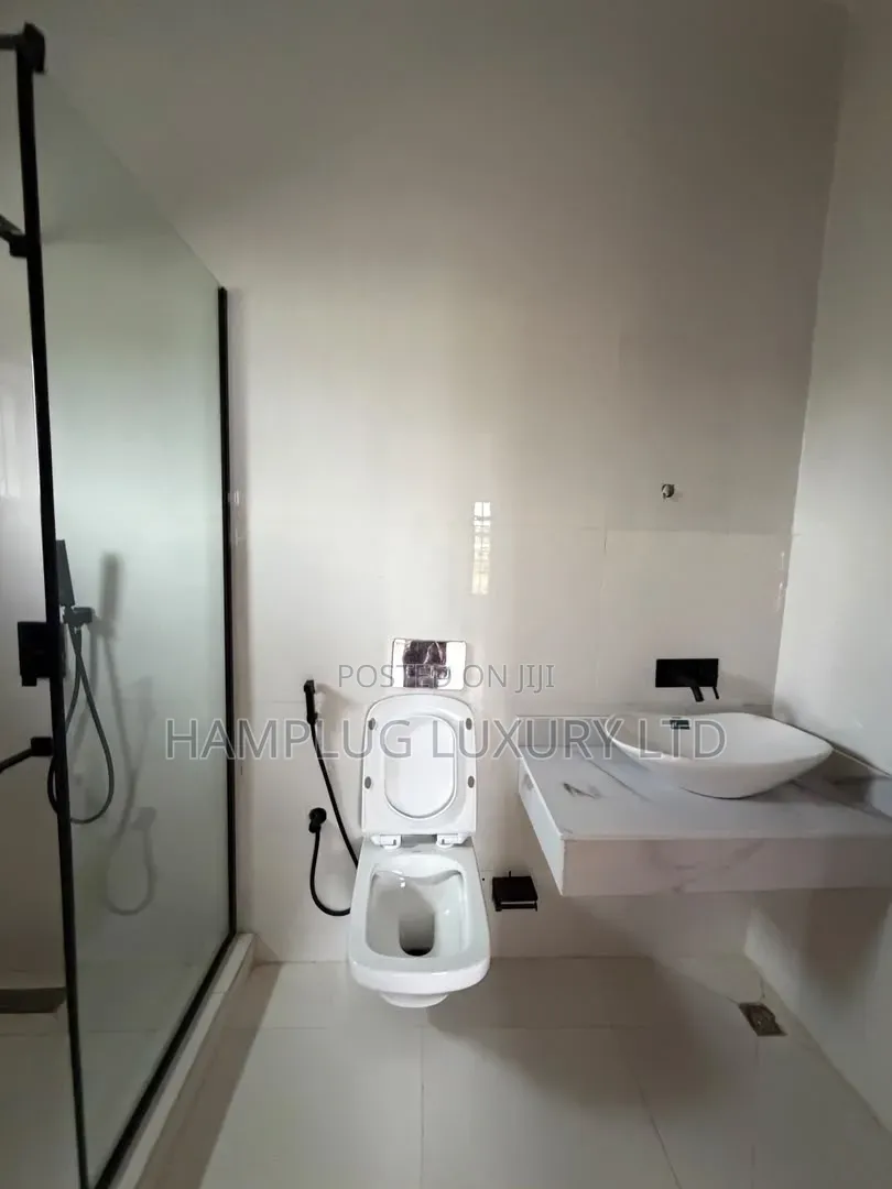 5bdrm Duplex in Jahi for sale in Jahi