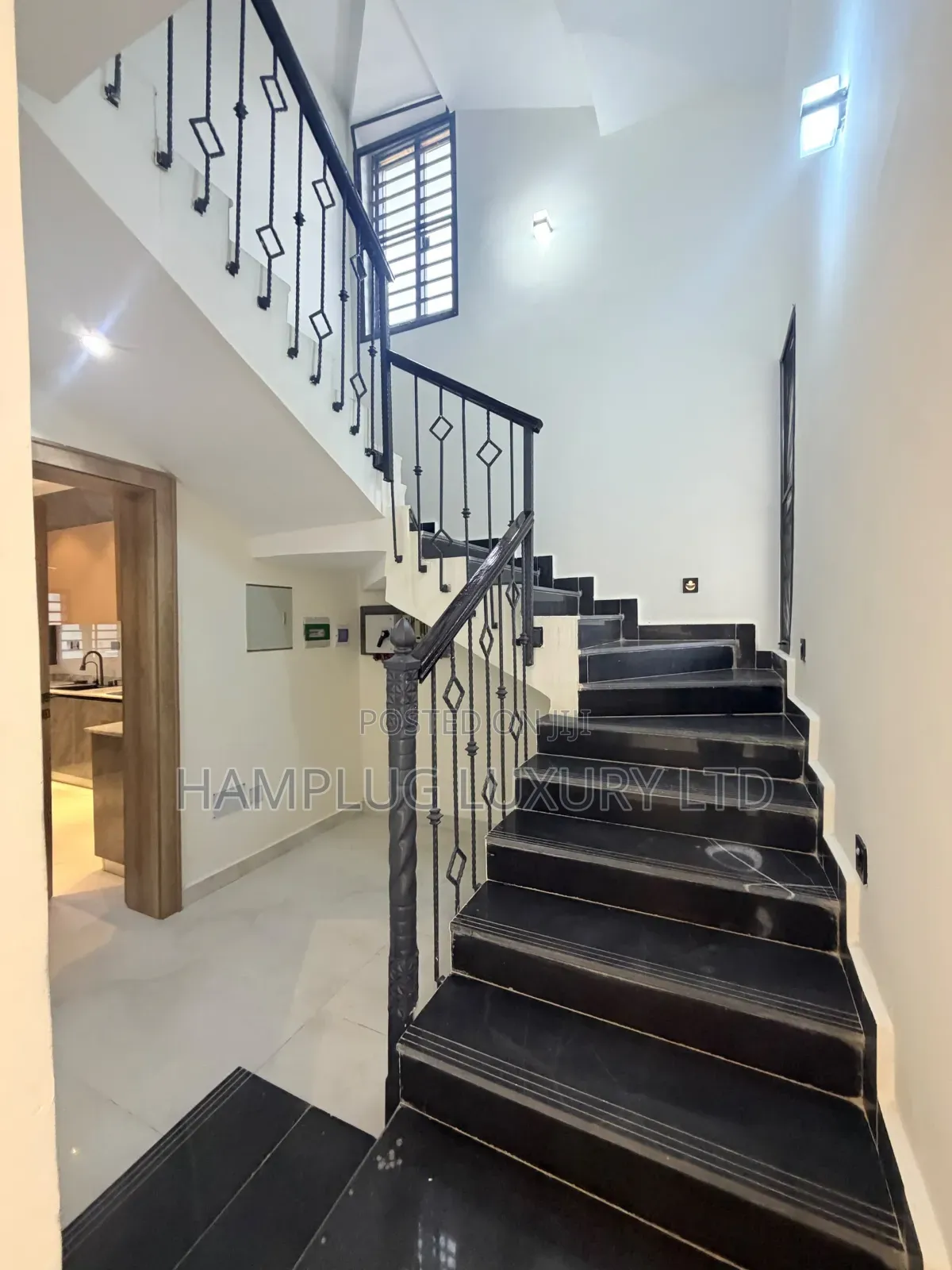 4bdrm Duplex in Guzape for sale in Guzape District