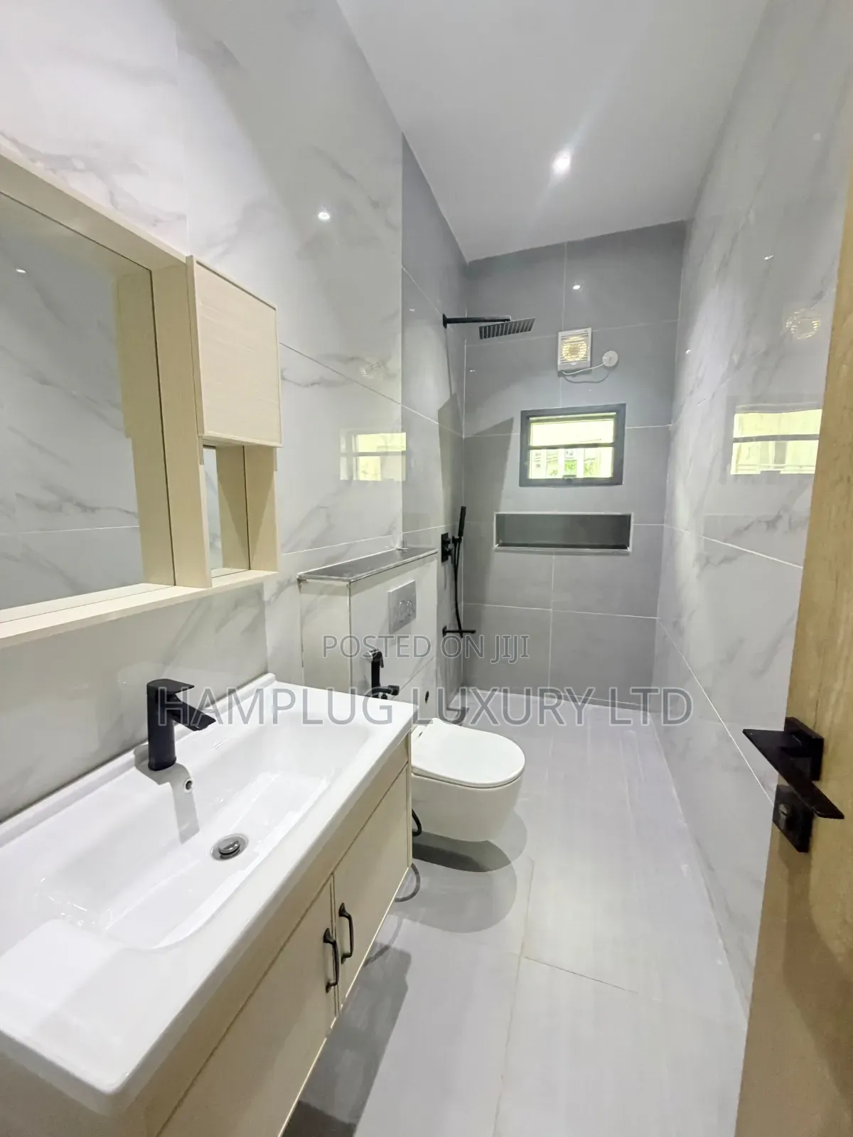 4bdrm Duplex in Guzape for sale in Guzape District