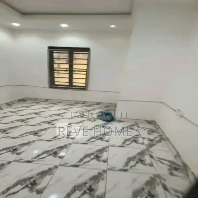 2bdrm Block of Flats in Onipanu for rent in Onipanu