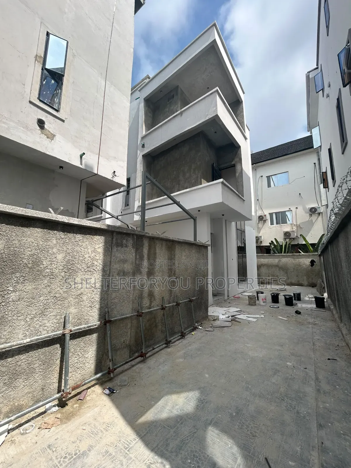 5bdrm Duplex in Lekki Phase 1 for sale in Lekki Phase 1