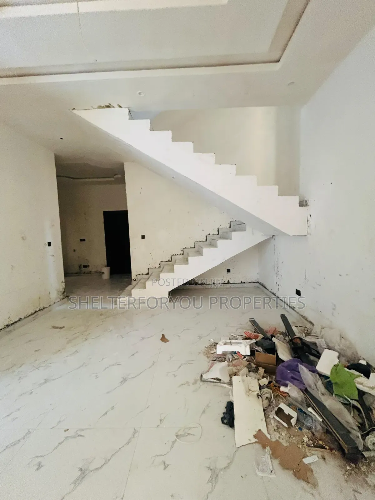 5bdrm Duplex in Lekki Phase 1 for sale in Lekki Phase 1