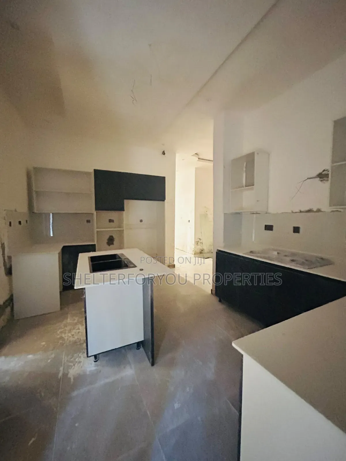 5bdrm Duplex in Lekki Phase 1 for sale in Lekki Phase 1