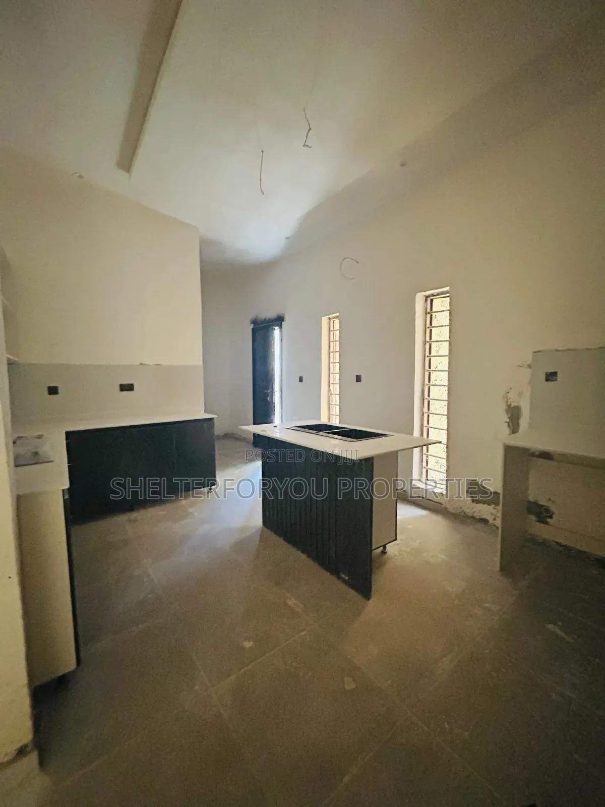 5bdrm Duplex in Lekki Phase 1 for sale in Lekki Phase 1