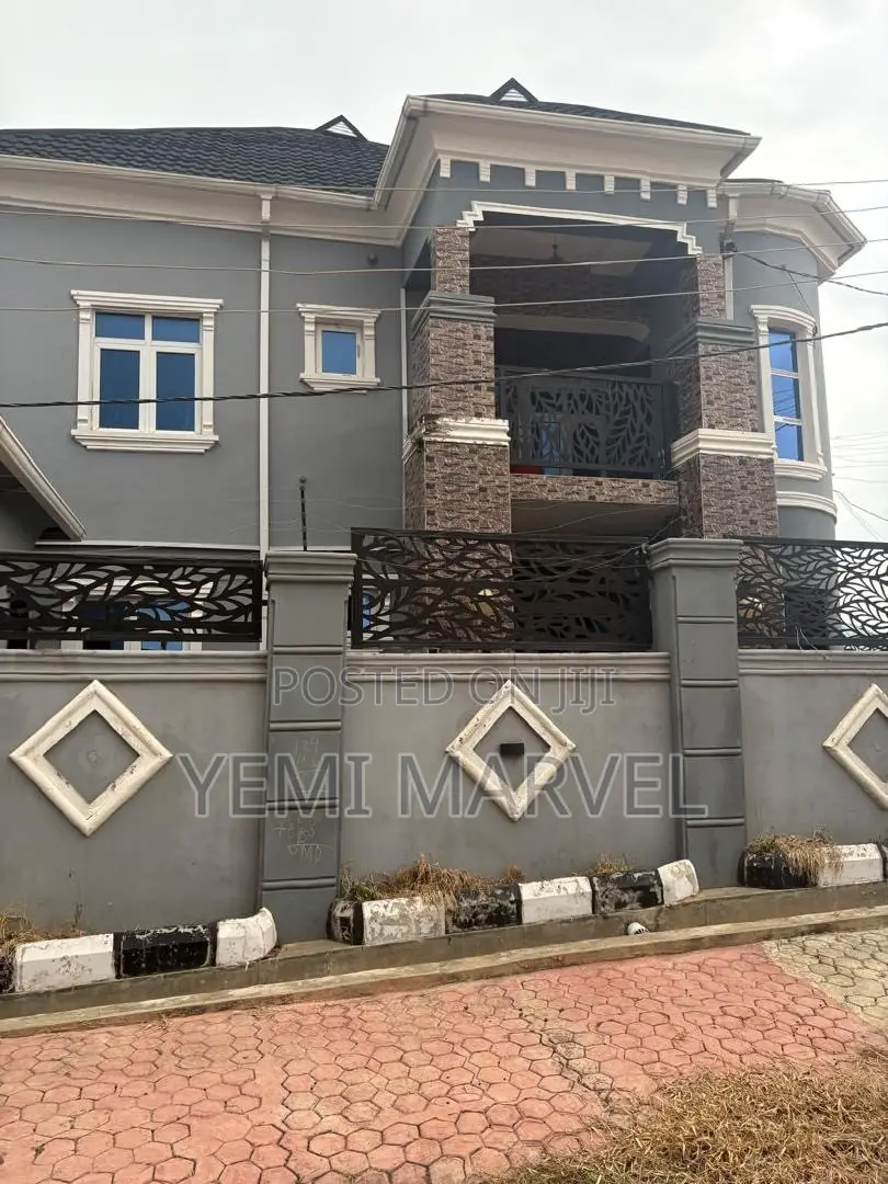 3bdrm Block of Flats in Bankole, Karinkapo for rent in Akala Express