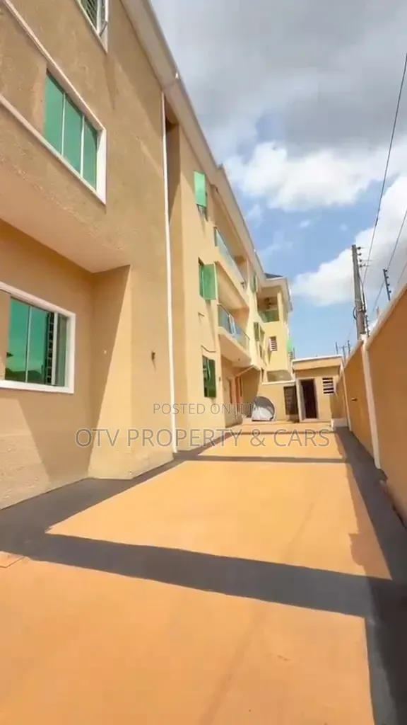 3bdrm Townhouse/Terrace in GRA Phase 2 Shangisha for sale in GRA Phase 2 Shangisha