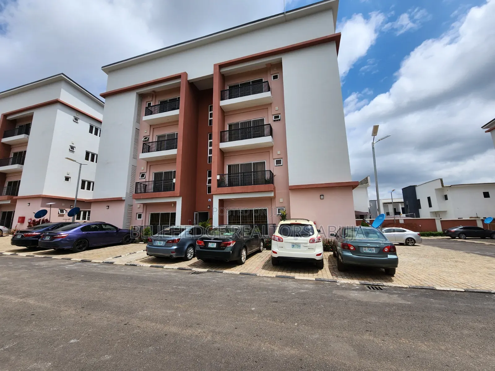 Strategically Located, Fully Furnished and Luxury 1 Bedroom Apartment in Durumi