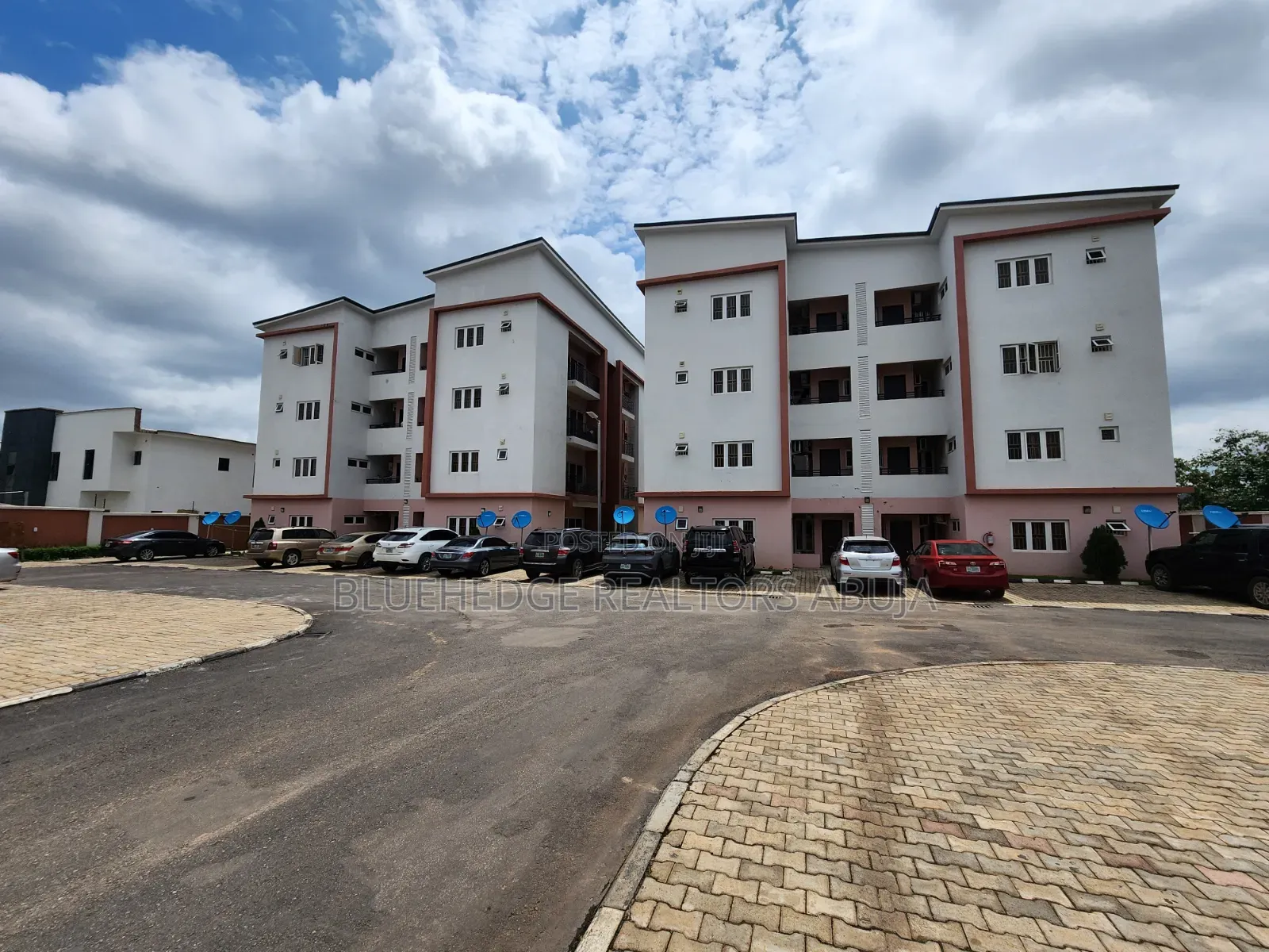 Strategically Located, Fully Furnished and Luxury 1 Bedroom Apartment in Durumi