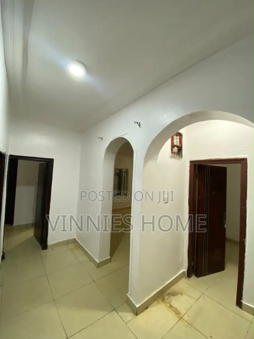 3bdrm Block of Flats in Chveron, Chevron for rent in Chevron