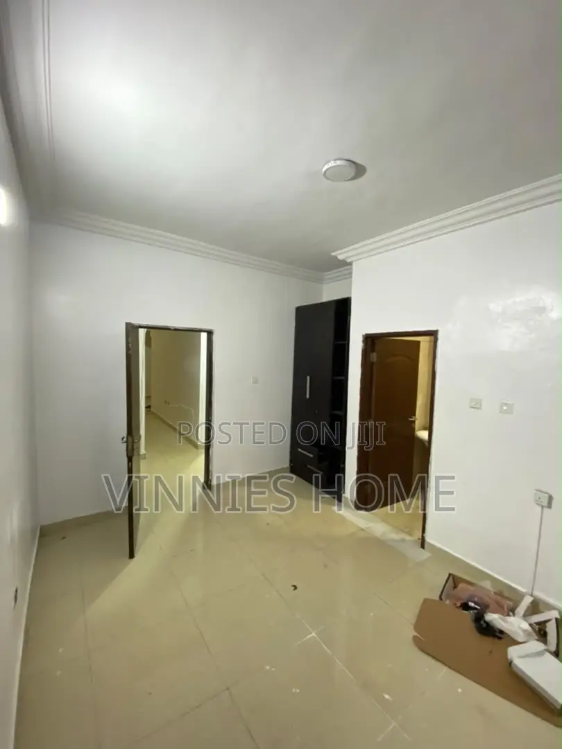 3bdrm Block of Flats in Chveron, Chevron for rent in Chevron