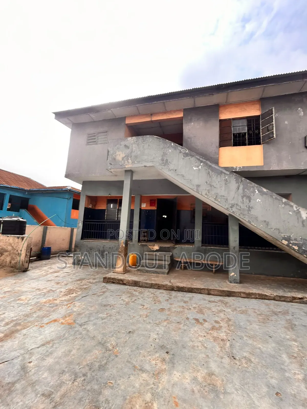 Fastest Sale! Functioning School on 987sqm Urgently for Sale in Kosofe in Mile 12