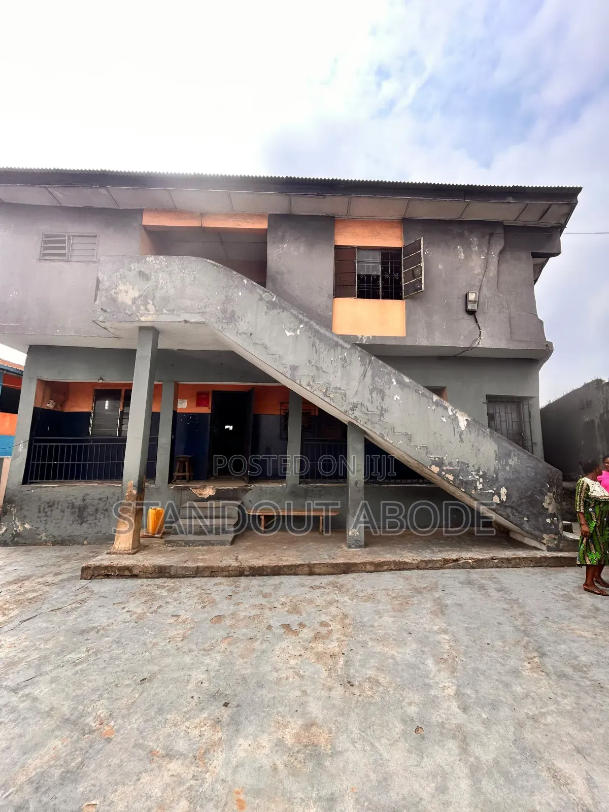 Fastest Sale! Functioning School on 987sqm Urgently for Sale in Kosofe in Mile 12