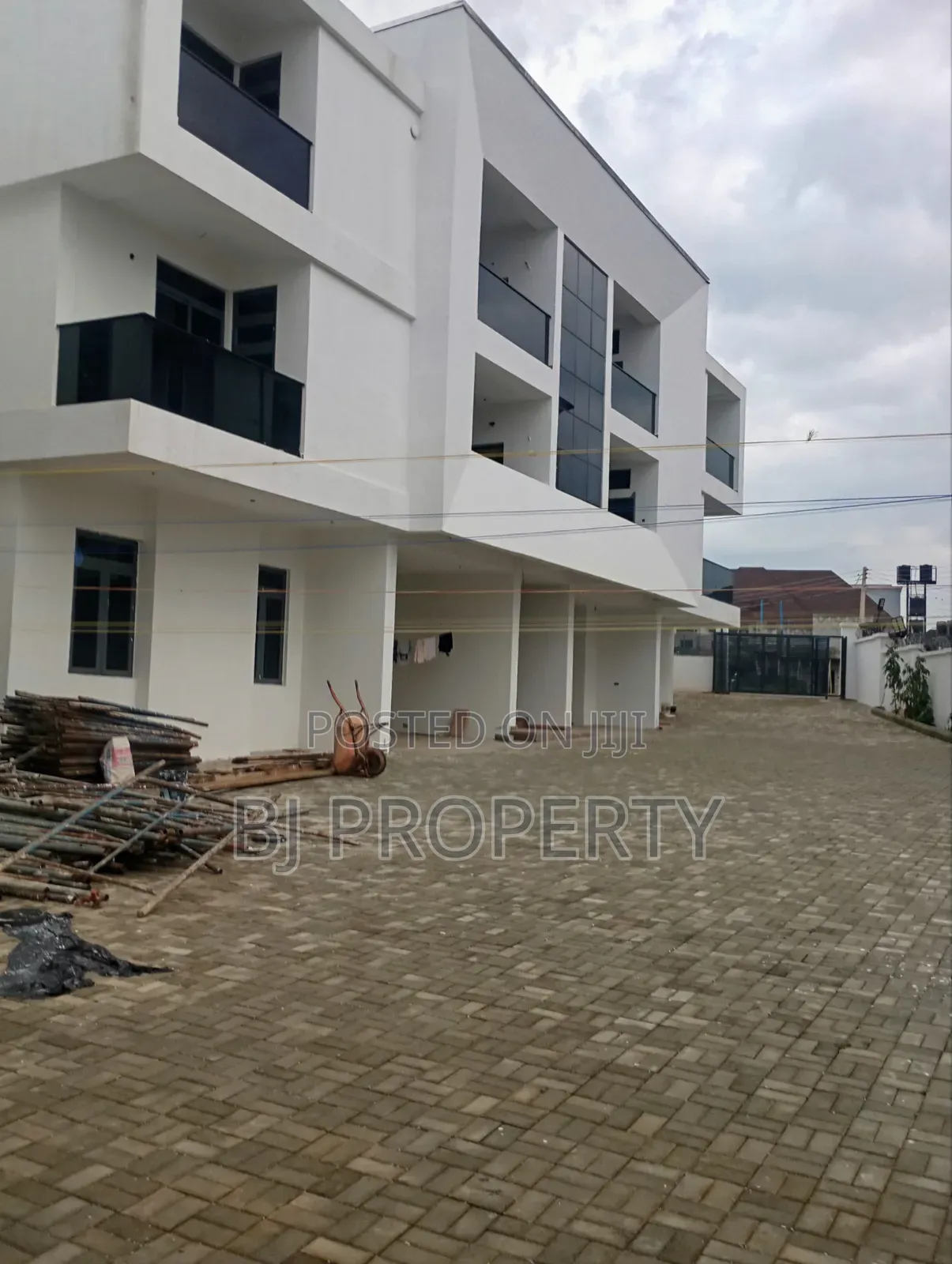 3bdrm Block of Flats in F O1, Kubwa for sale in Kubwa