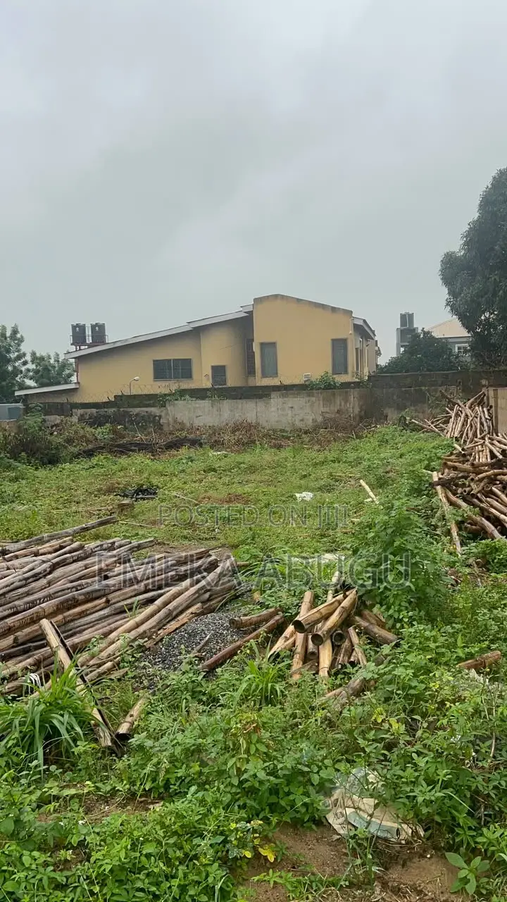 For Sale: A Dry Bare Land Measuring 450sqm at New Bodija Ibadan in Bodija