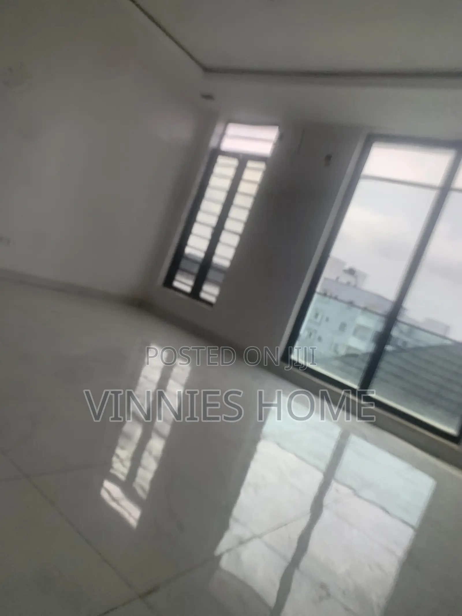 2bdrm Block of Flats in Chevron for rent in Chevron
