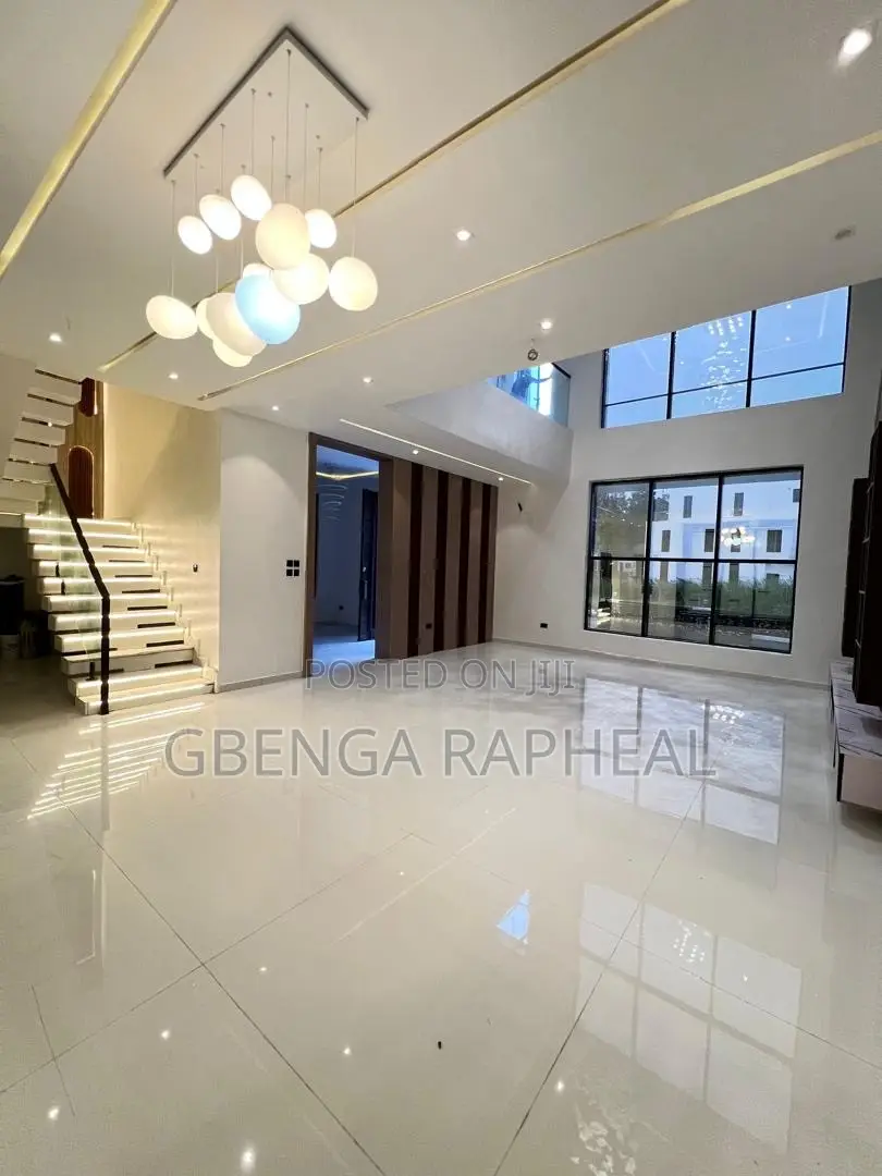 5bdrm Duplex in Megamound, Lekki for sale in Lekki