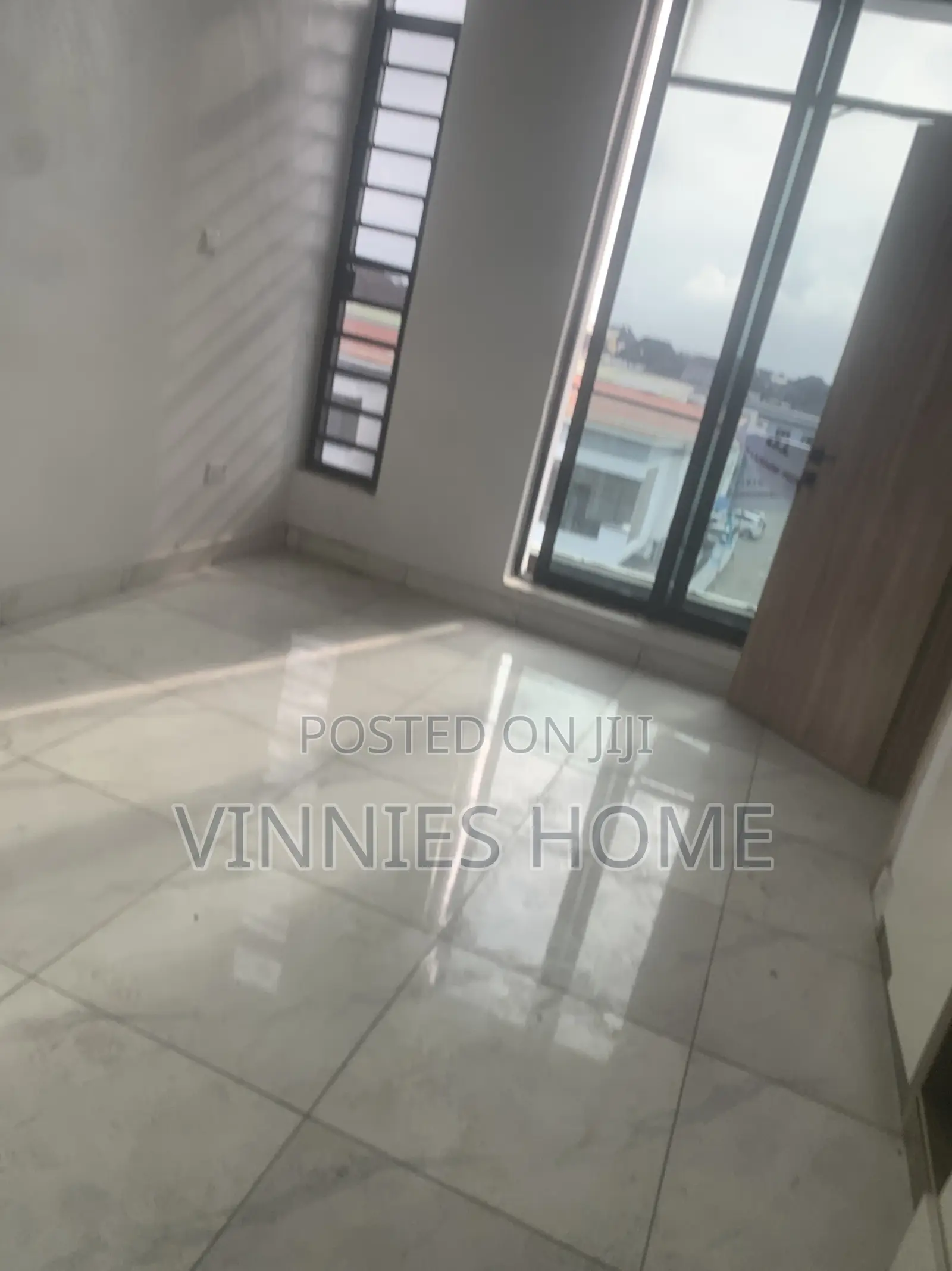 2bdrm Block of Flats in Chevron for rent in Chevron