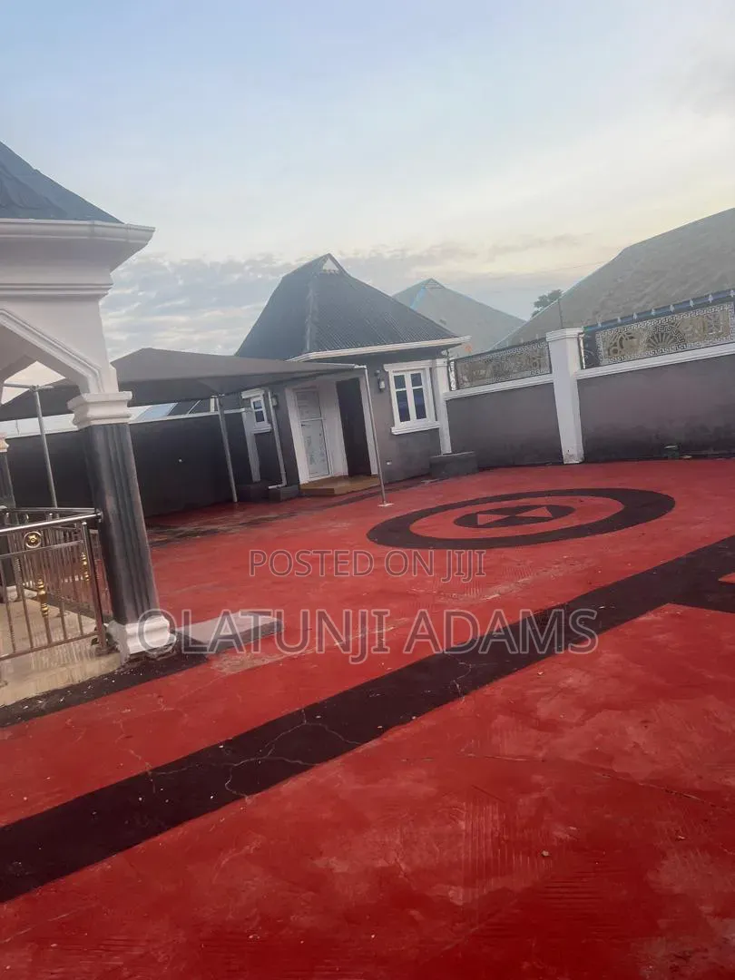 2bdrm Bungalow in Oluwanisola Estate, Osogbo for rent in Osogbo