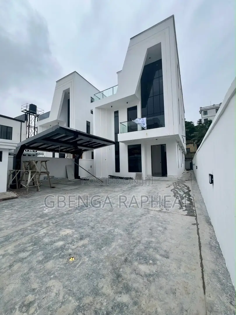 5bdrm Duplex in Chevron, Lekki for sale in Lekki
