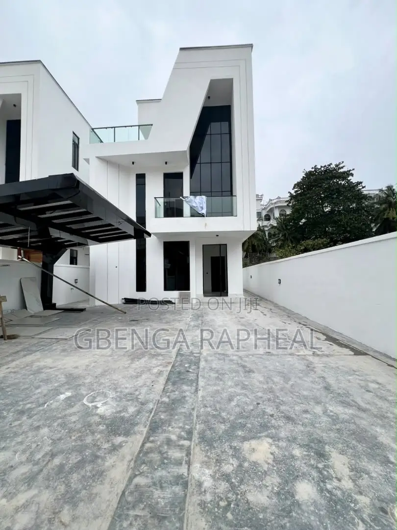 5bdrm Duplex in Chevron, Lekki for sale in Lekki