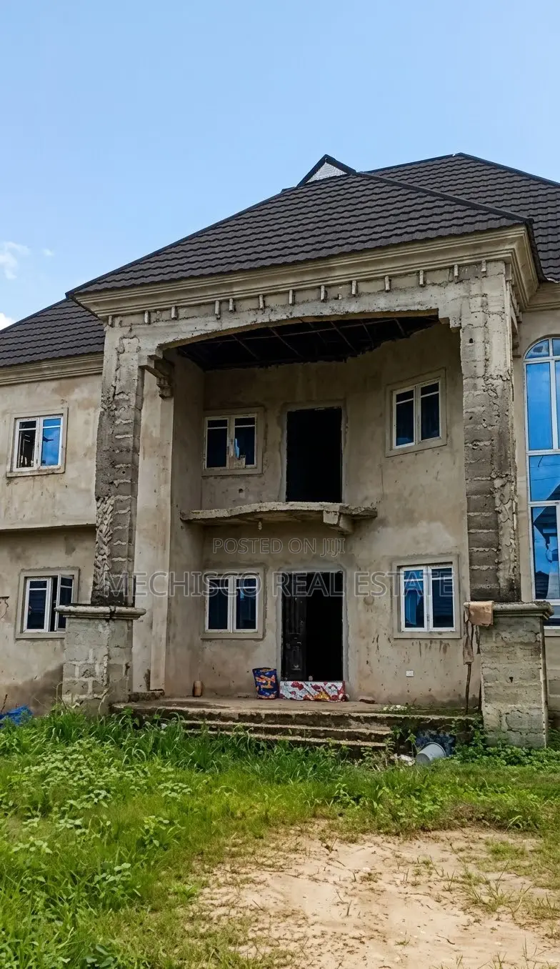 5bdrm Duplex in Eneka for sale in Eneka