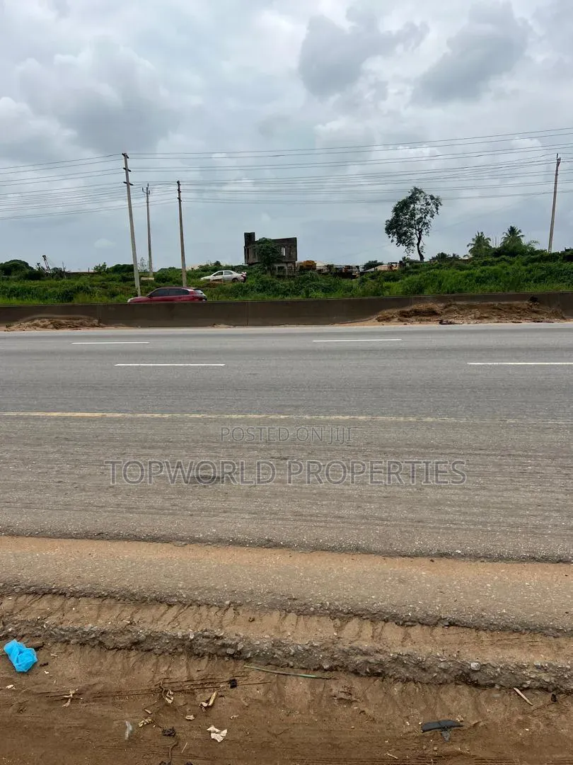 4 Acres of Land Along Lagos Ibadan Express Way in Pakuro