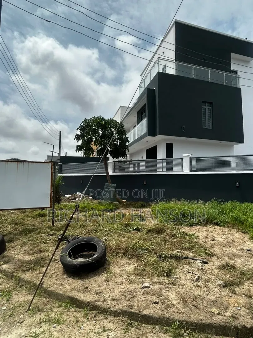 5bdrm Duplex in Lekki Phase 1 for rent in Lekki Phase 1