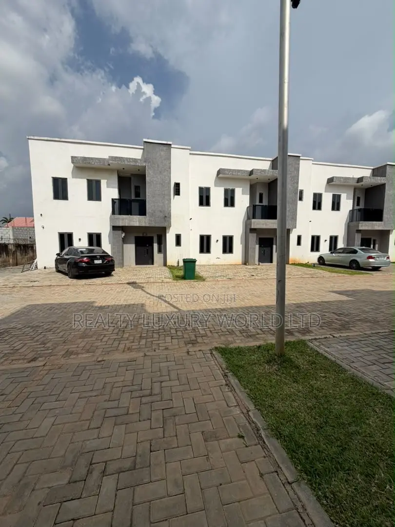 4bdrm Duplex in Dawaki for sale in Dawaki