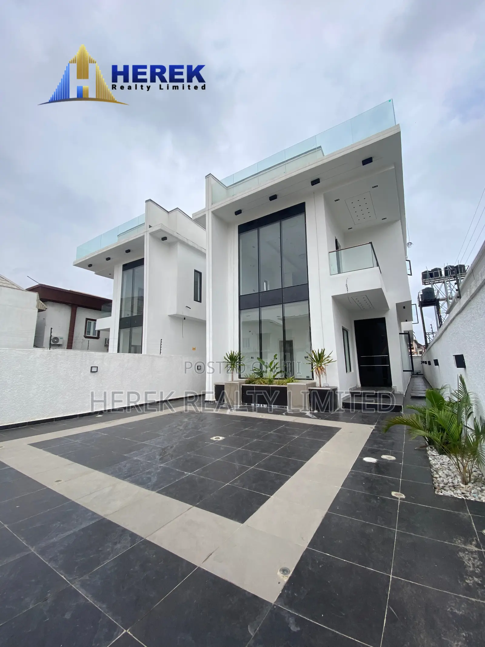 5bdrm Duplex in Ikota Villa for sale in Ikota