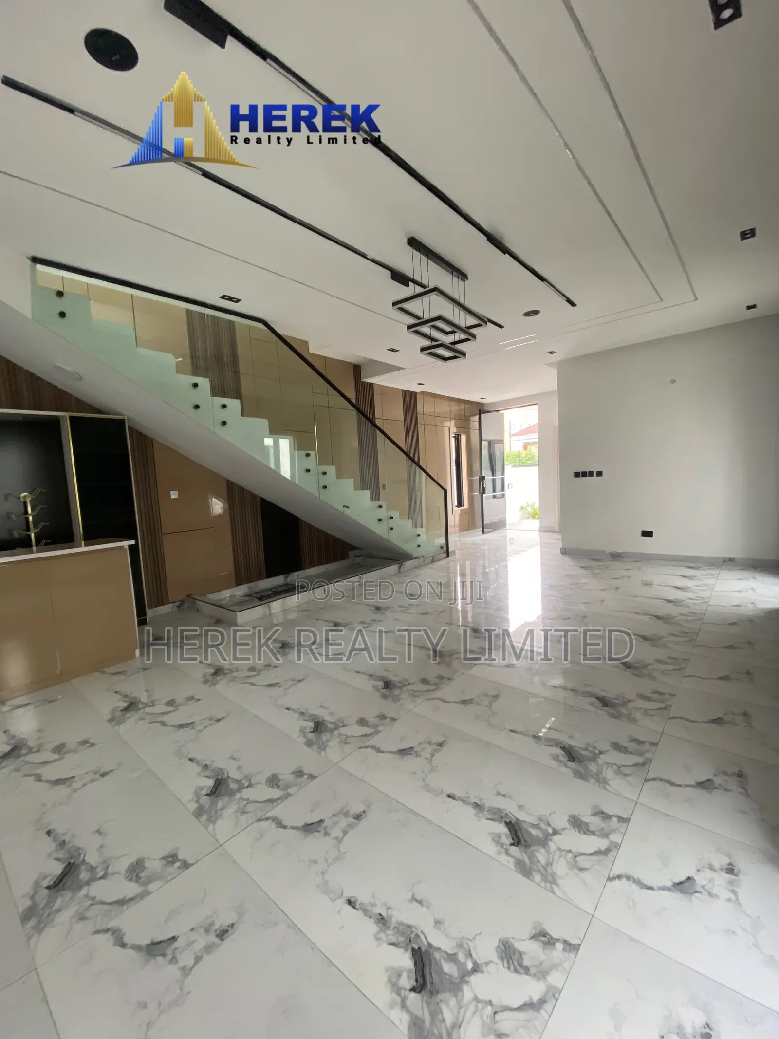 5bdrm Duplex in Ikota Villa for sale in Ikota