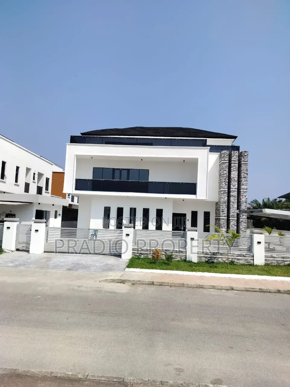 5bdrm Duplex in Royal Garden Estate, Ajiwe for sale in Ajiwe