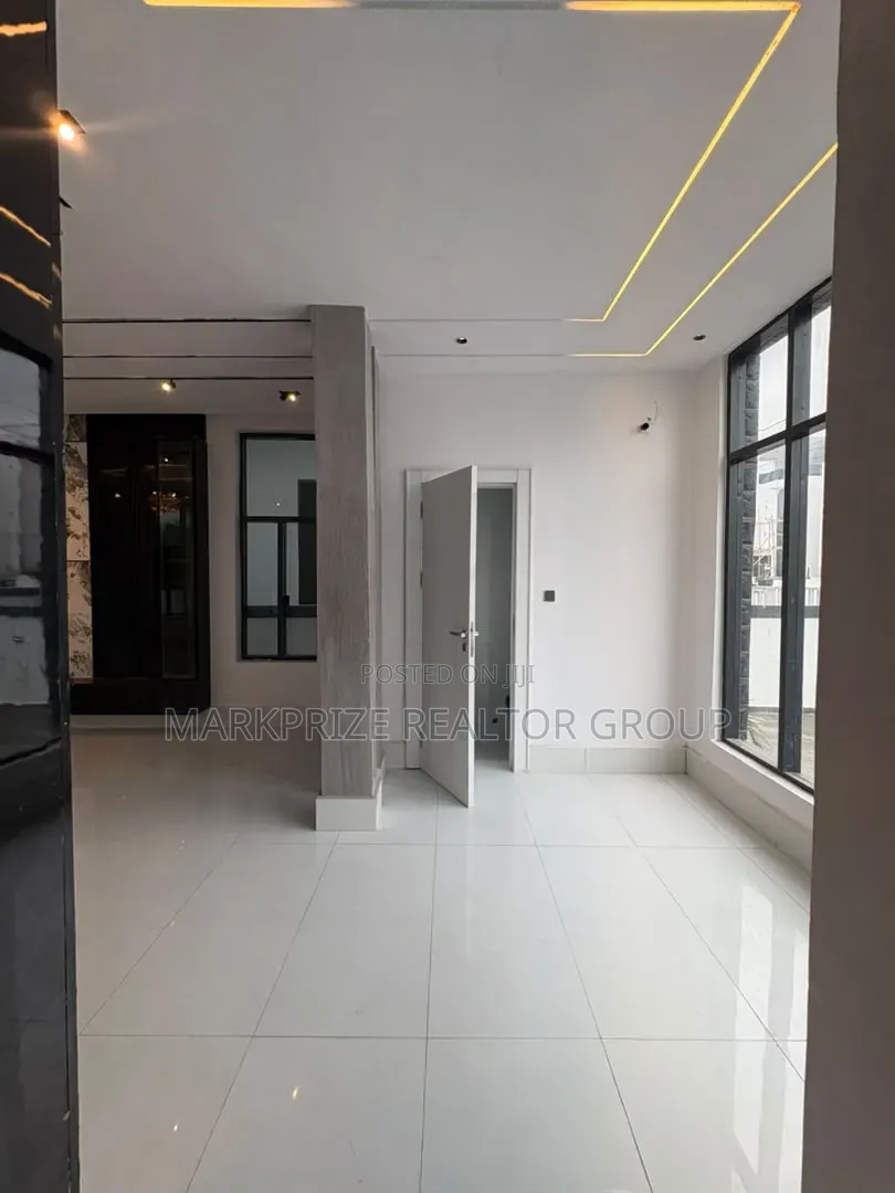 5bdrm Duplex in Ajah Lekki Lagos for sale in Oke Ira / Ajah