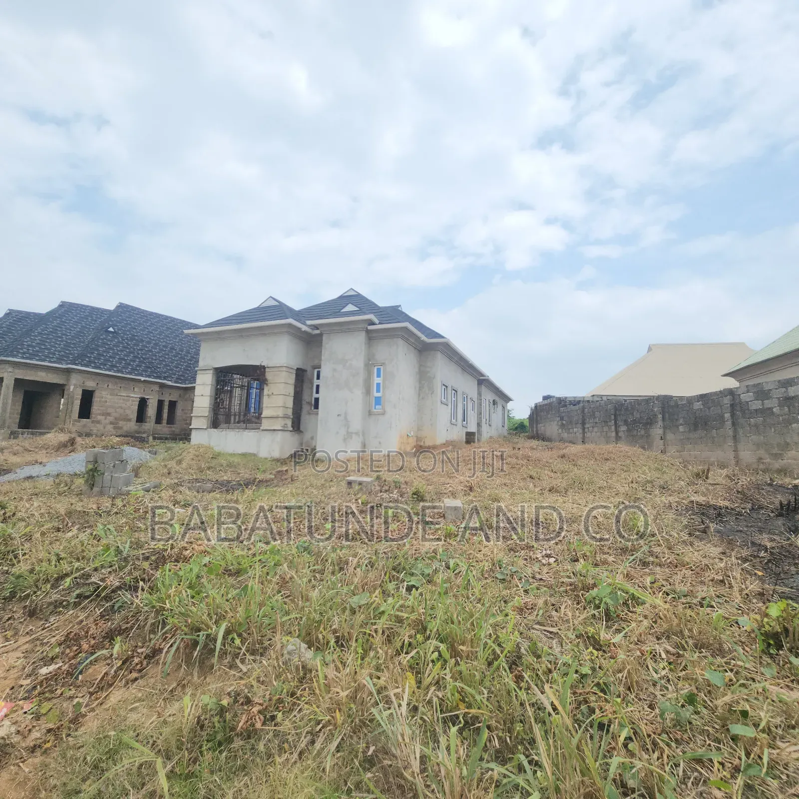 4bdrm Bungalow in Ologuneru for sale in Ologuneru