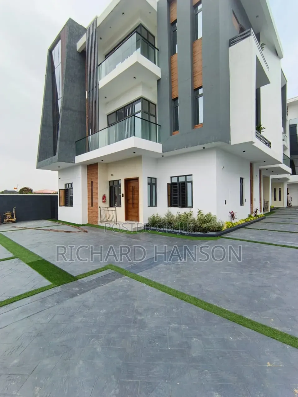 3bdrm Apartment in Secured, Abraham Adesanya Estate for rent in Abraham Adesanya Estate