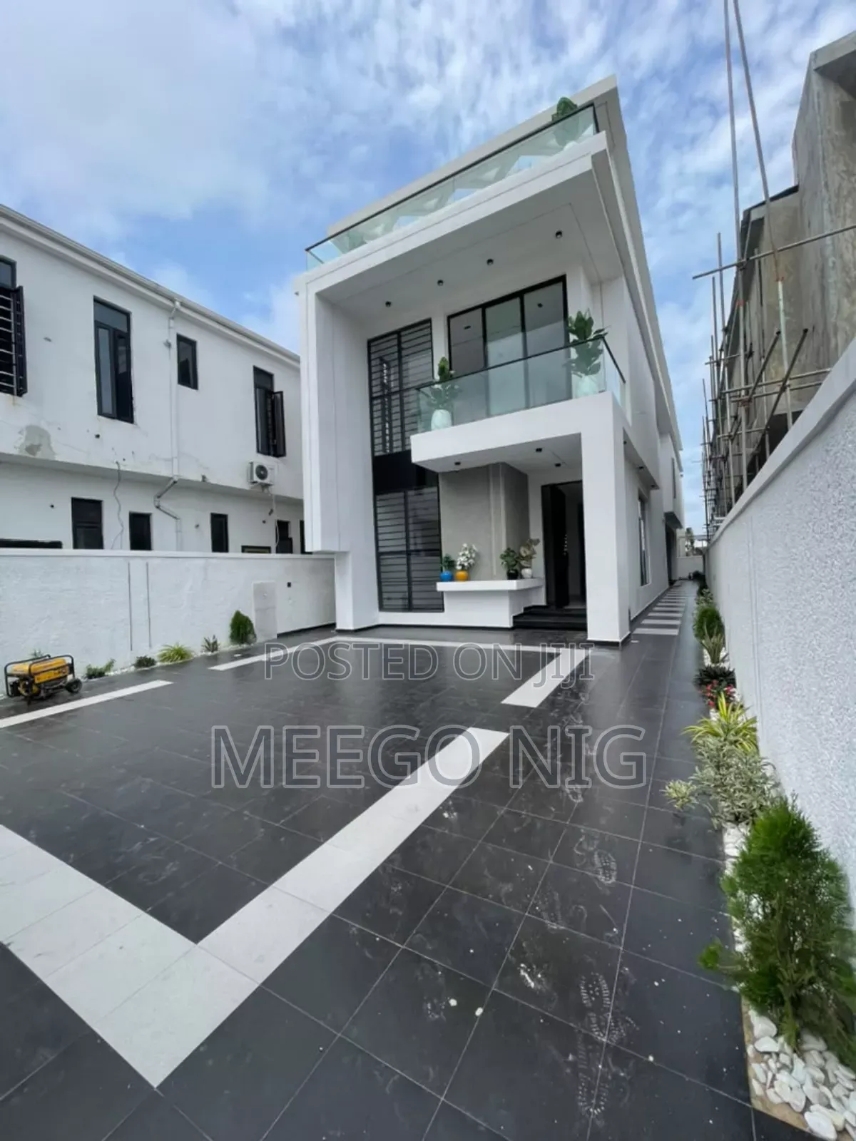 5bdrm Duplex in Ikota Lekki for sale in Ikota