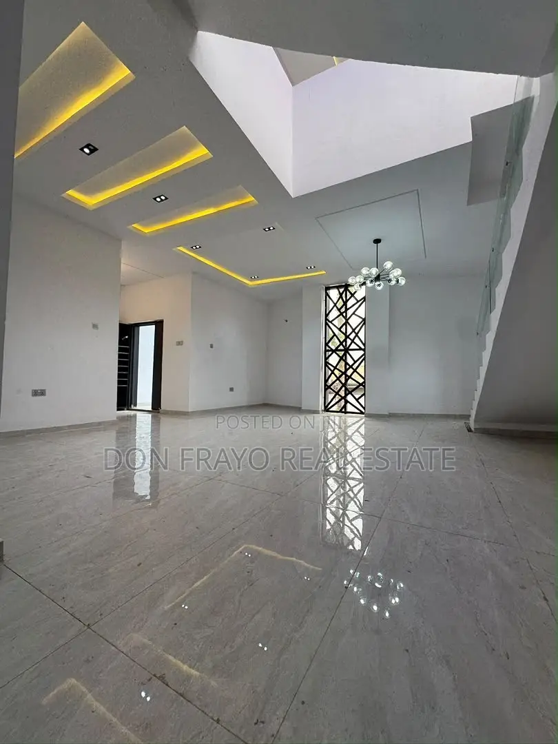4bdrm Duplex in Alalubosa Gra for sale in Alalubosa