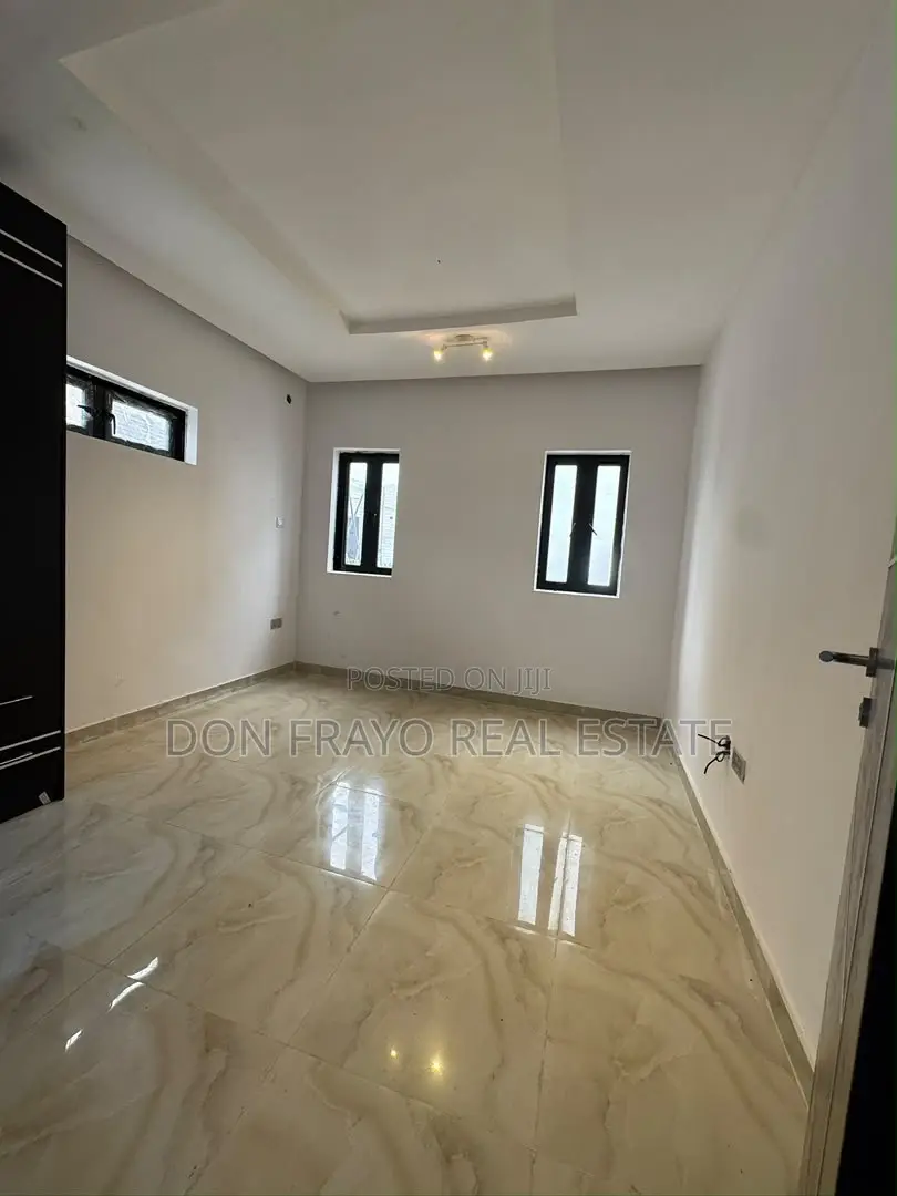 4bdrm Duplex in Alalubosa Gra for sale in Alalubosa