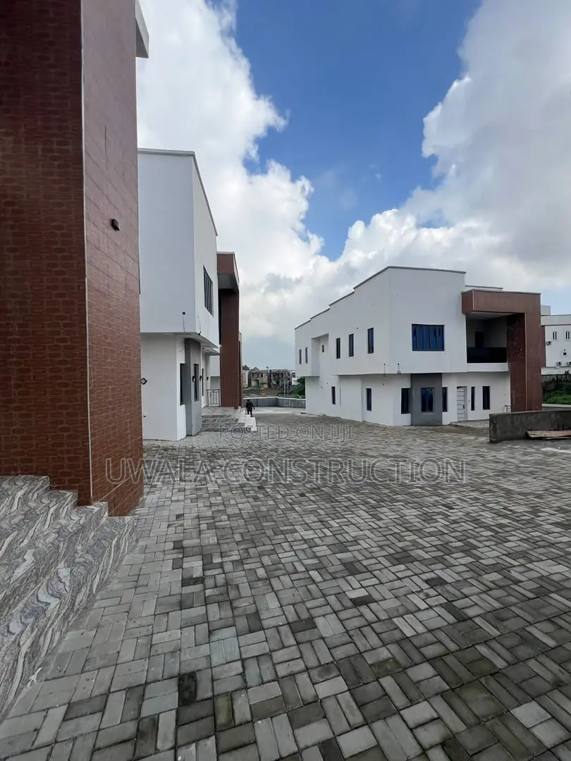 5bdrm Duplex in Guzape District for sale in Guzape District