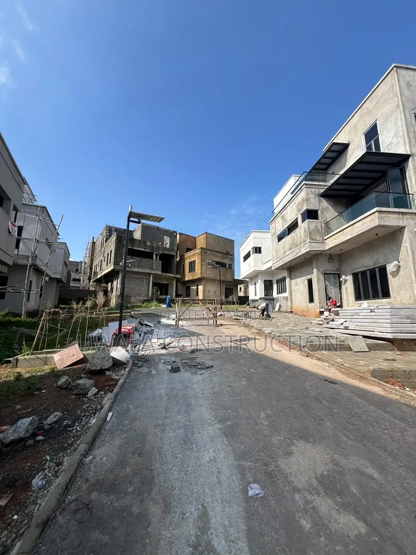5bdrm Duplex in Guzape District for sale in Guzape District