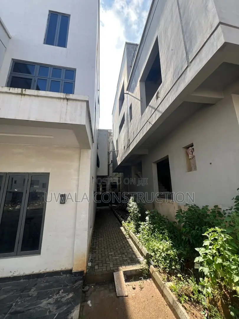 5bdrm Duplex in Guzape District for sale in Guzape District