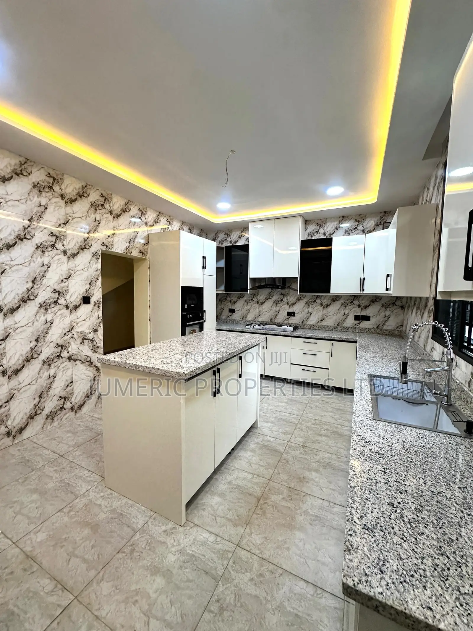 4bdrm Duplex in Apo District for rent in Apo District