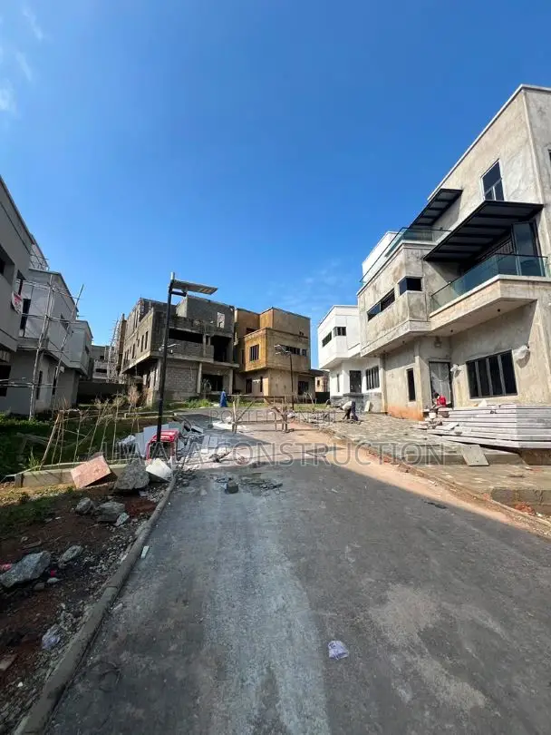 5bdrm Duplex in Guzape District for sale in Guzape District