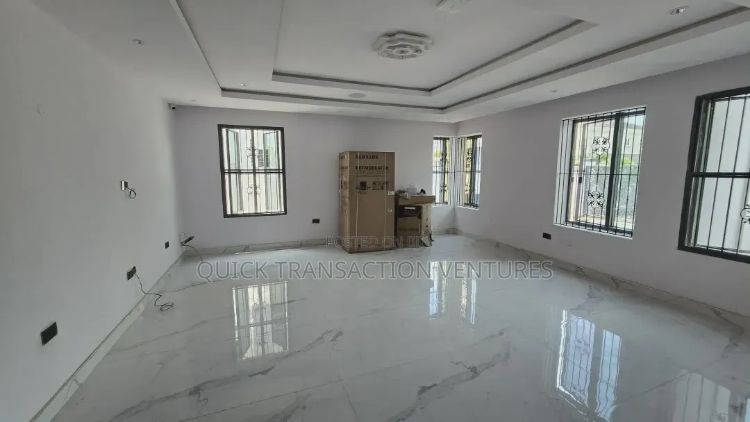 6bdrm Duplex in Pinnock Beach Estate, Osapa london for sale in Osapa london