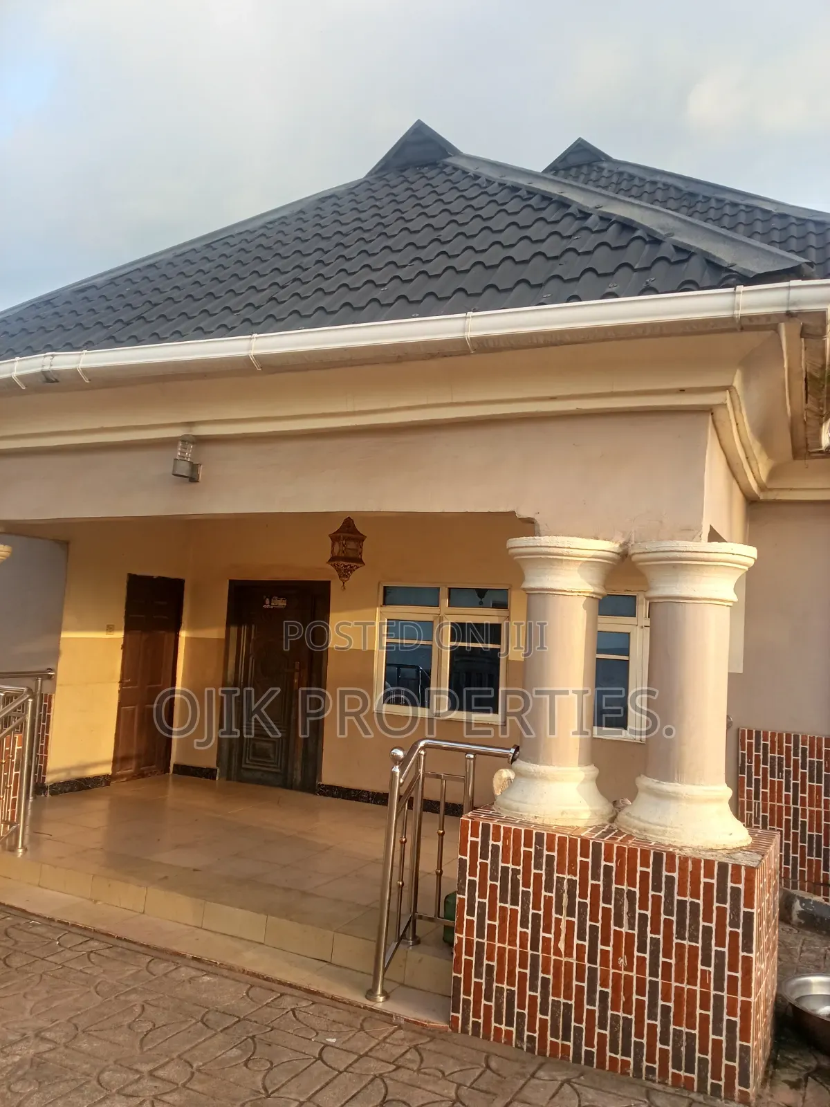 5bdrm Bungalow in Ojik Properties, Owerri for sale in Owerri