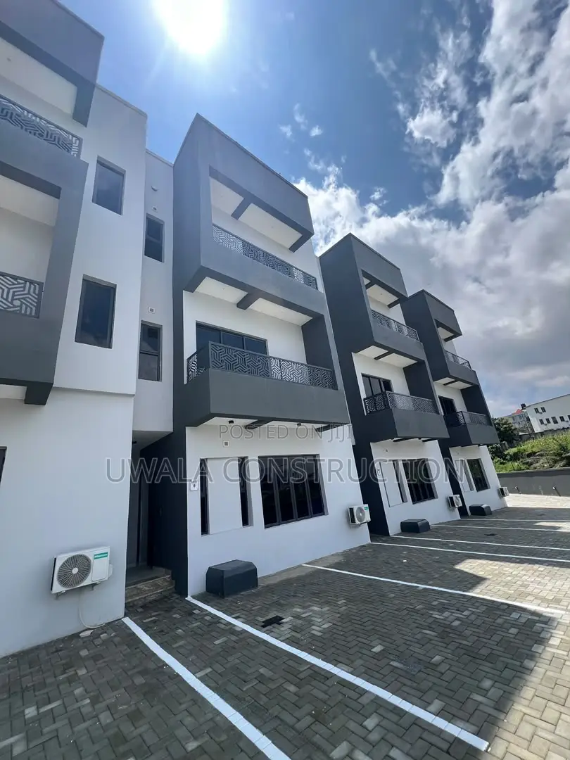 5bdrm Duplex in Guzape District for sale in Guzape District